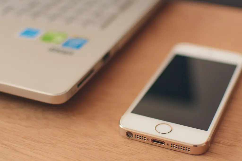 Computer, Technik, Netzwerk, EDV, Praxiscomputer, IP, Telefon, PBX, Telefonanlage